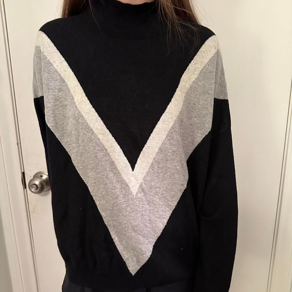 Old-navy Women's Grey and White Jumper